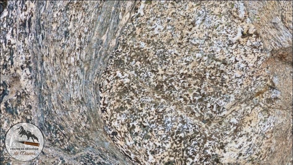 Gabbro de Chamrousse présentant un foliation acquise à chaud.