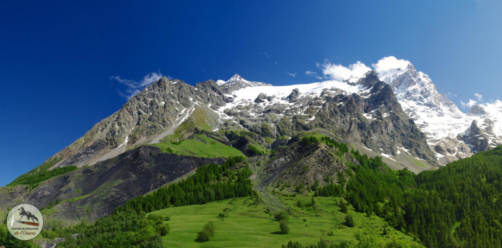 Panorama sur la face nord de la Meije depuis le village de la Grave.